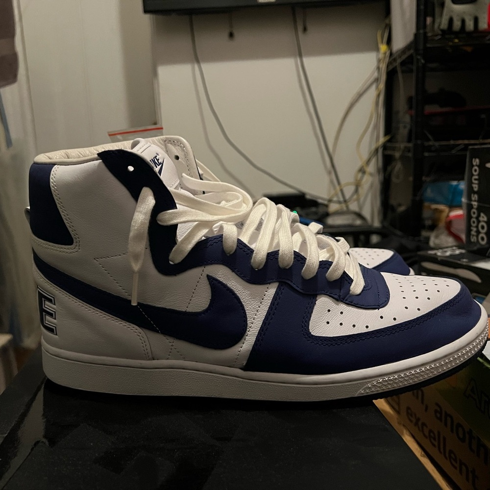 Nike Sneaker - image 4